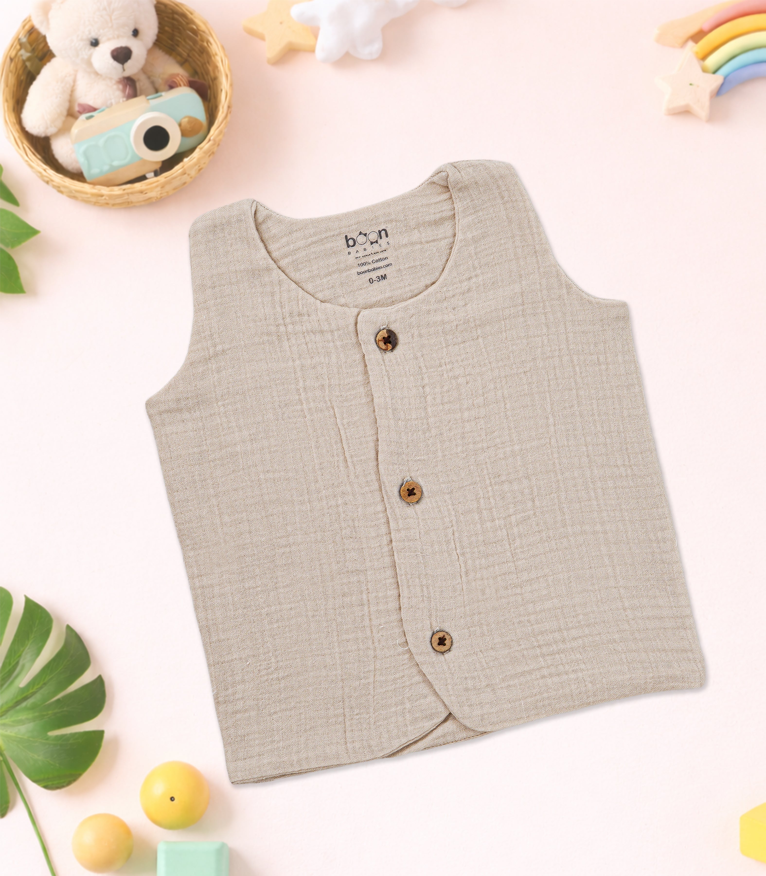 Beige 4-layer crinkled muslin jabla with wooden buttons — soft, breathable daily wear for NB–6M.