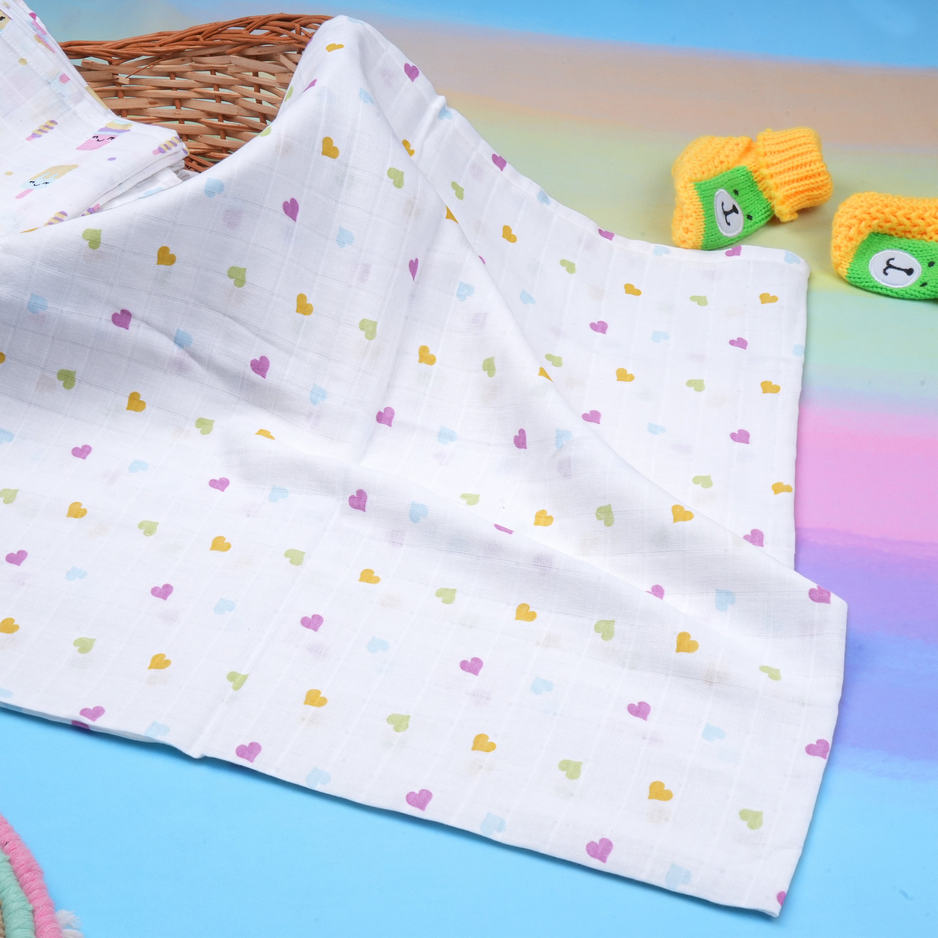 baby swaddle muslin, newborn swaddle blanket, muslin baby wrap India, breathable baby blanket, soft baby swaddle cloth, unisex baby swaddle, muslin baby essentials