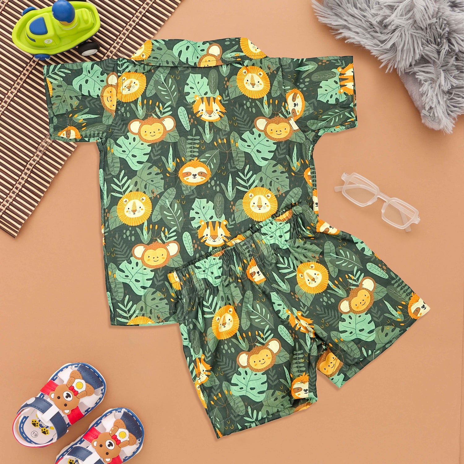 Jungle Friends – Open-Collar Shirt with Lion & Monkey Print