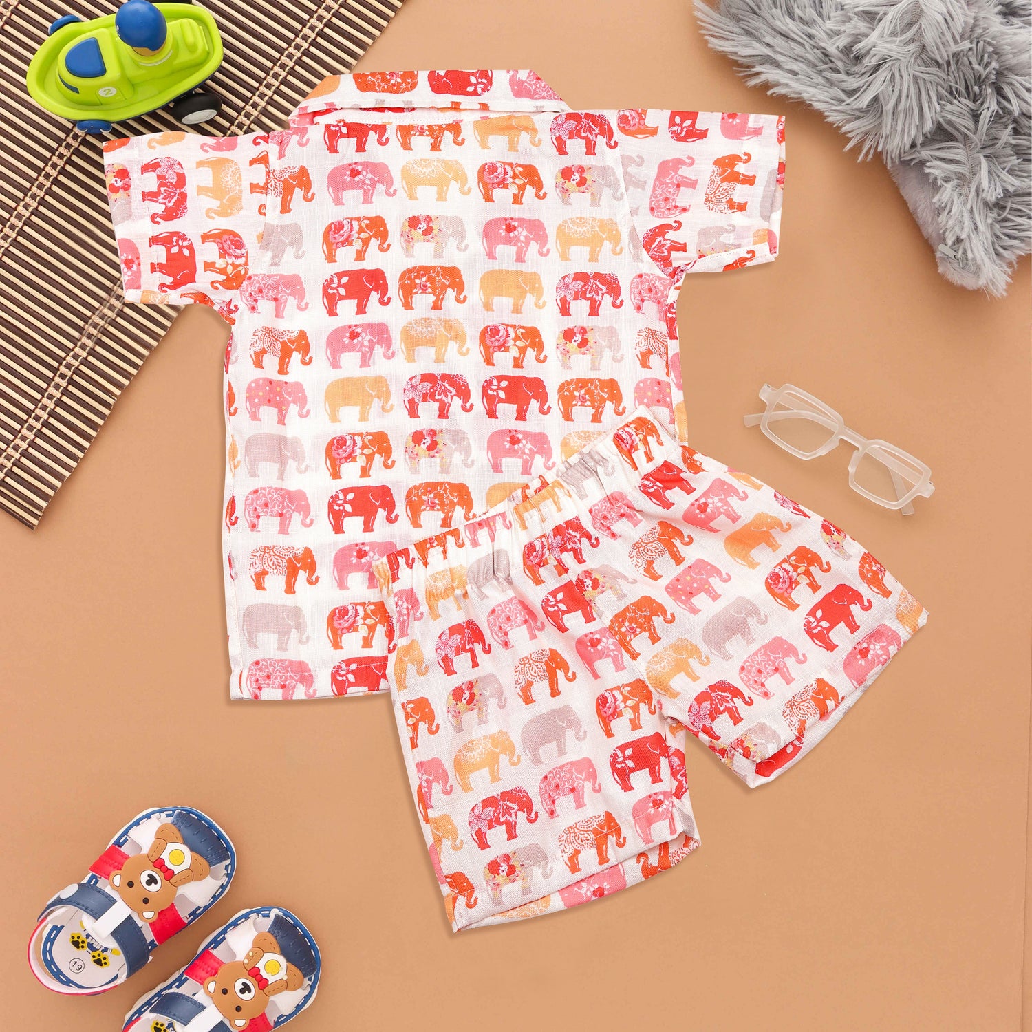 Cool Elephant Parade Shirt & Shorts Set - Vibrant Style for Kids