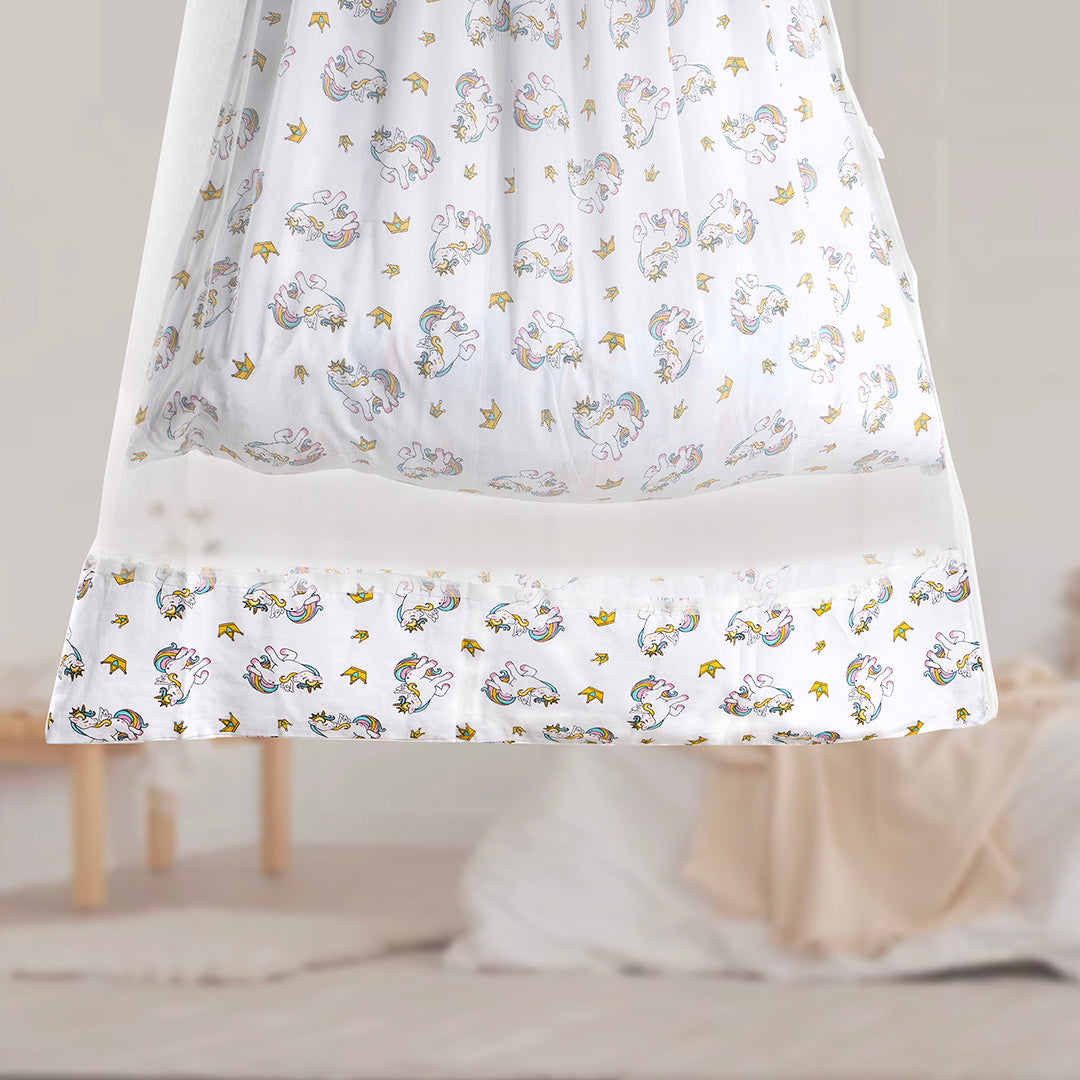 Unicorn Fantasy: Enchanting Cradle with Unicorn Prints and Net