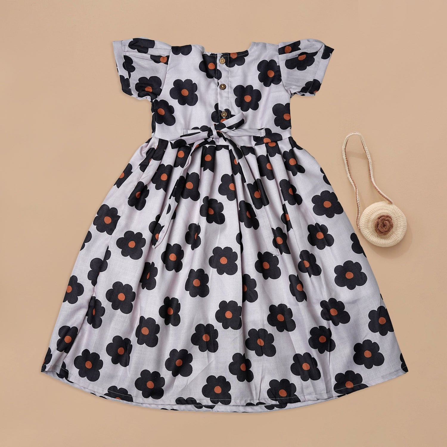 Trendy Black Daisy Dress - Casual & Stylish