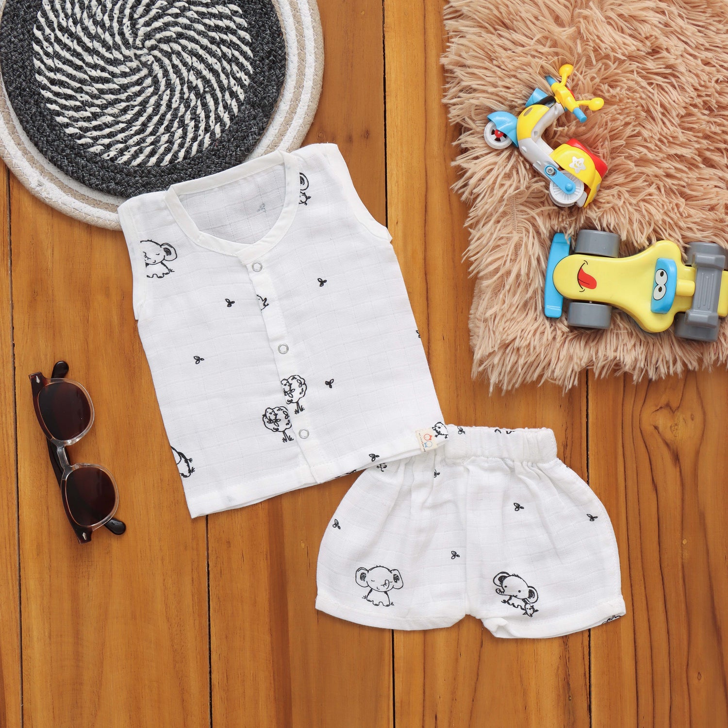 Twinkle Set: Adorable Printed Jabla with Matching Shorts