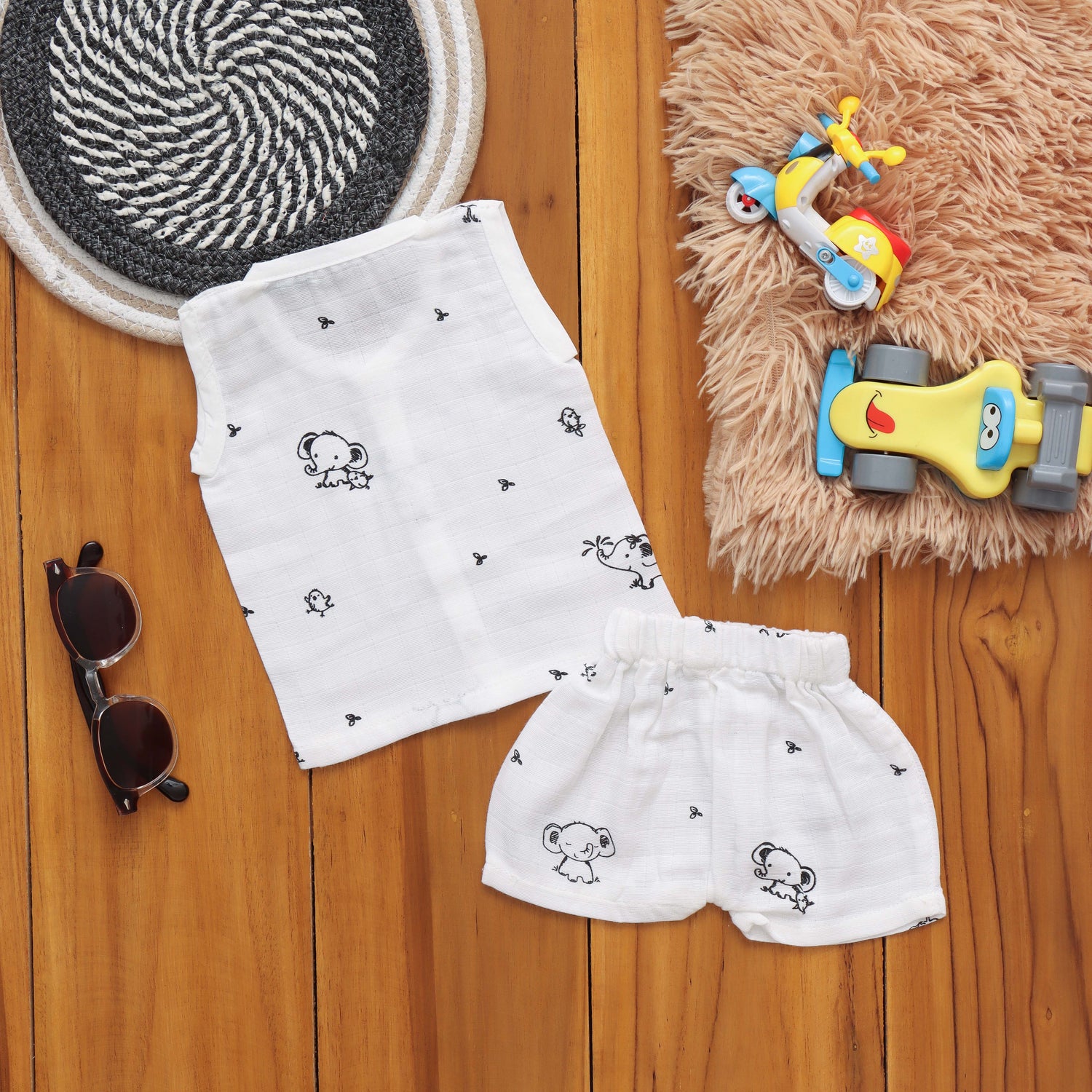 Twinkle Set: Adorable Printed Jabla with Matching Shorts