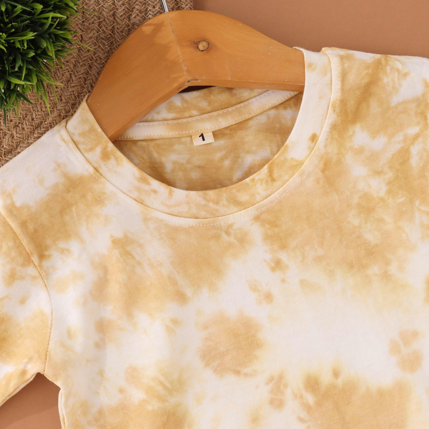 Desert Bloom: Beige Tie & Dye Kids T shirt