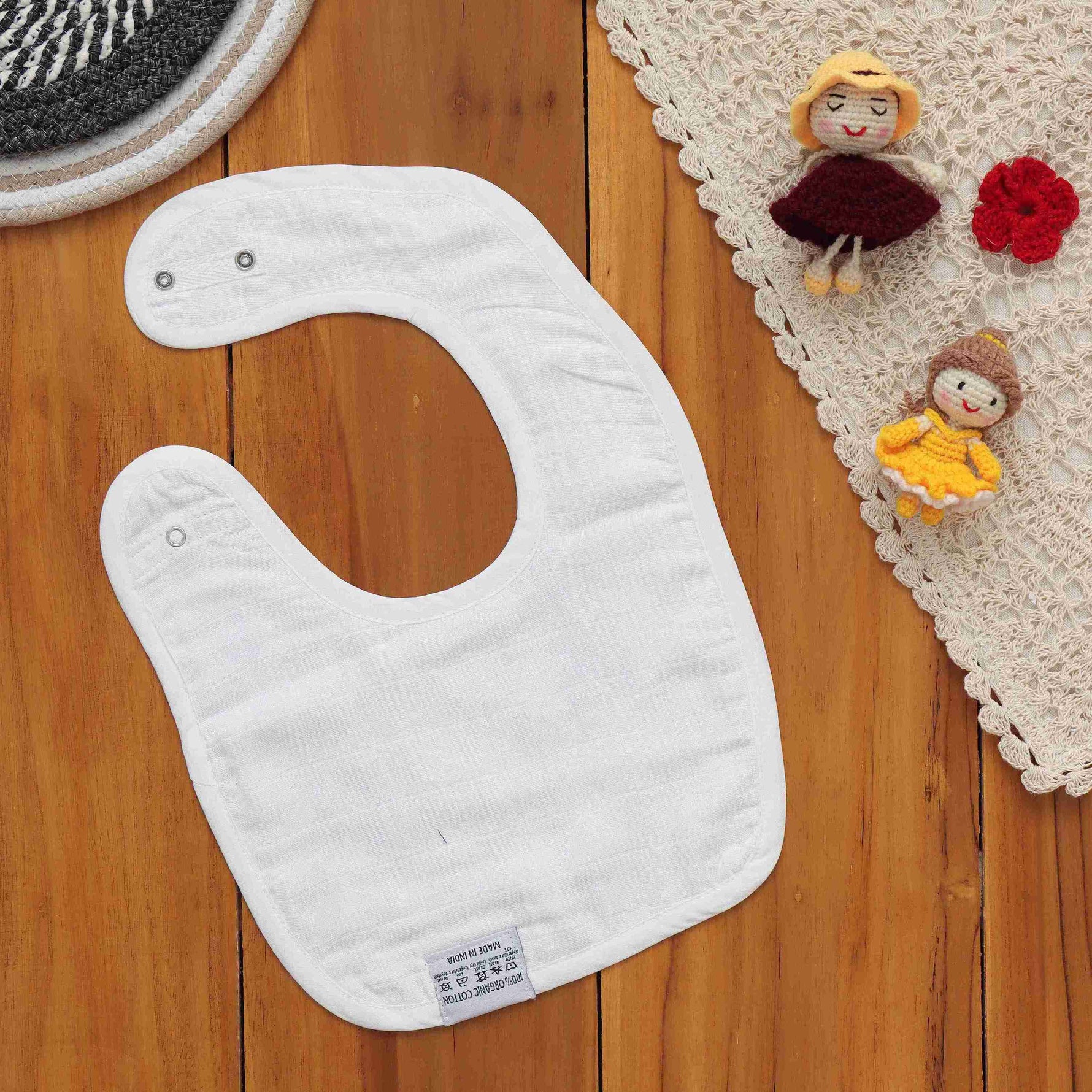 Soft muslin bib with bear and bunny forest prints. Snap-on, breathable, and perfect for feeding and drool-time. Free size fit.