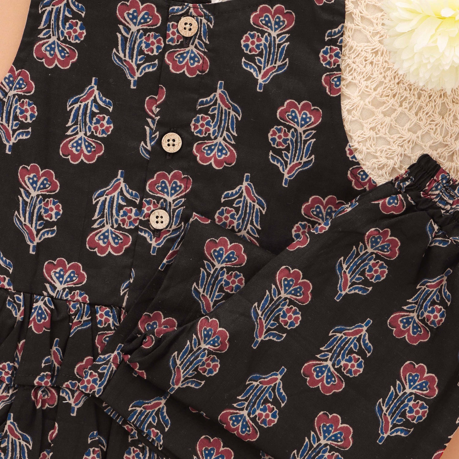 Black Floral Slub Cotton Top & Pant Set with Ruffle Style – Baby Girls