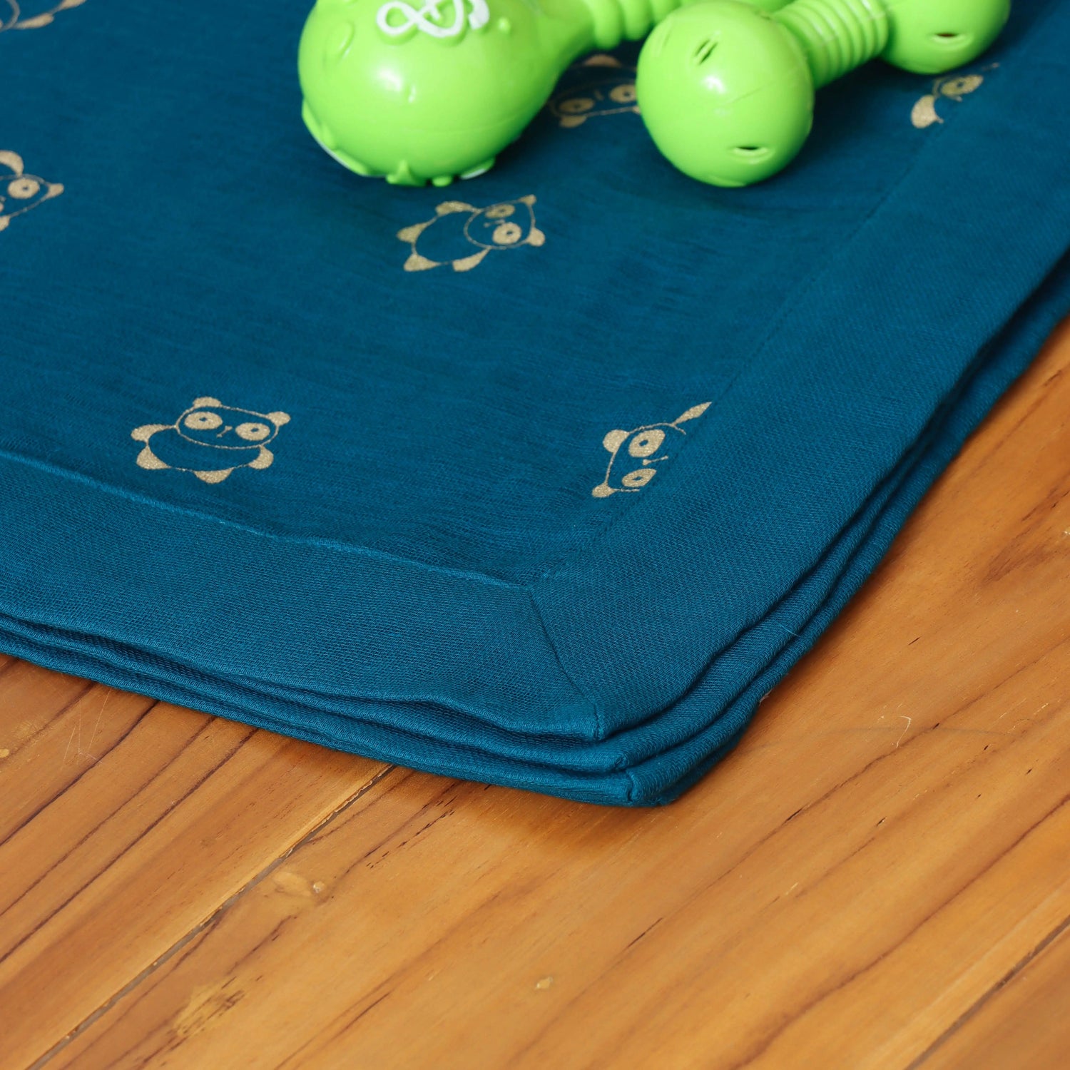 Cozy Cuties: Adorable 6-Layer Baby Blanket with Prints Boon Babies