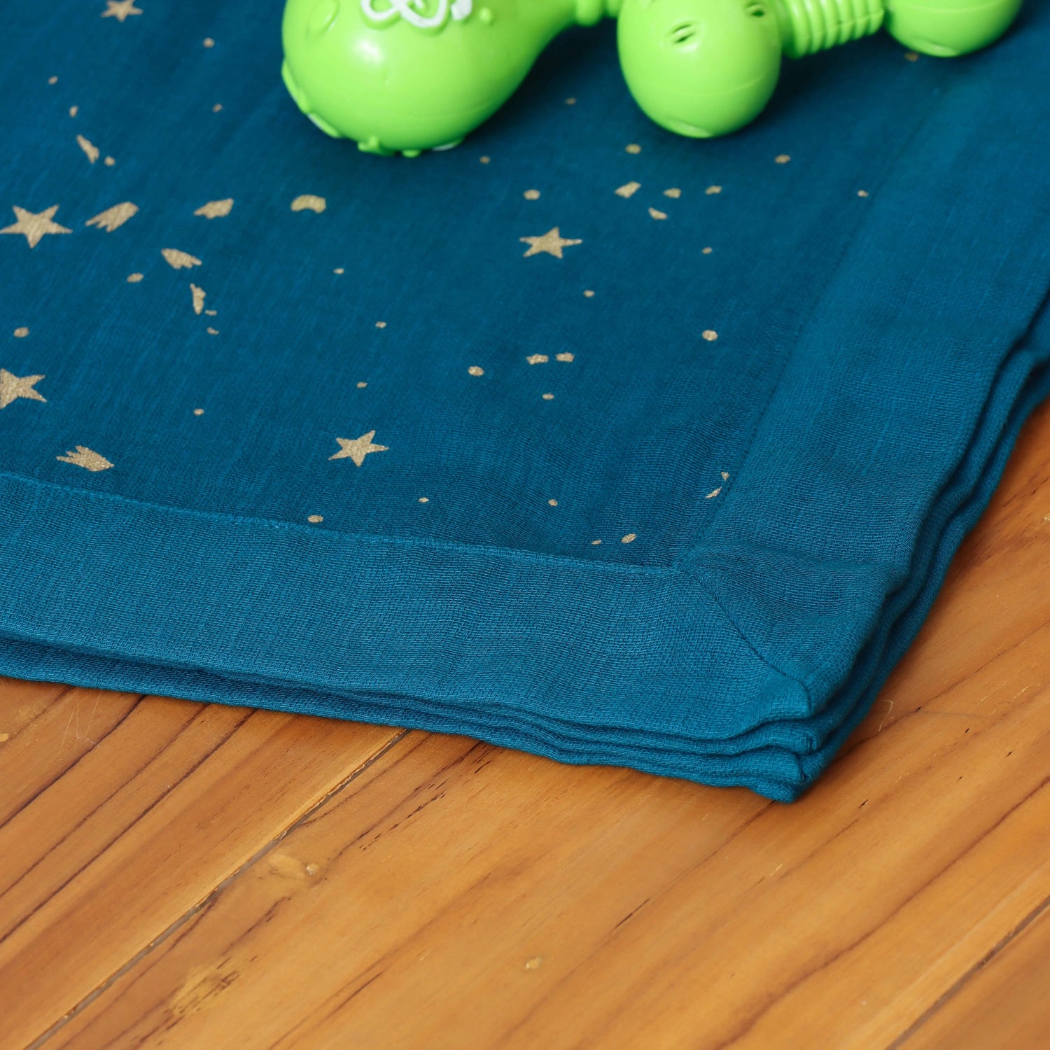 Cozy Cuties: Adorable 6-Layer Baby Blanket with Prints Boon Babies