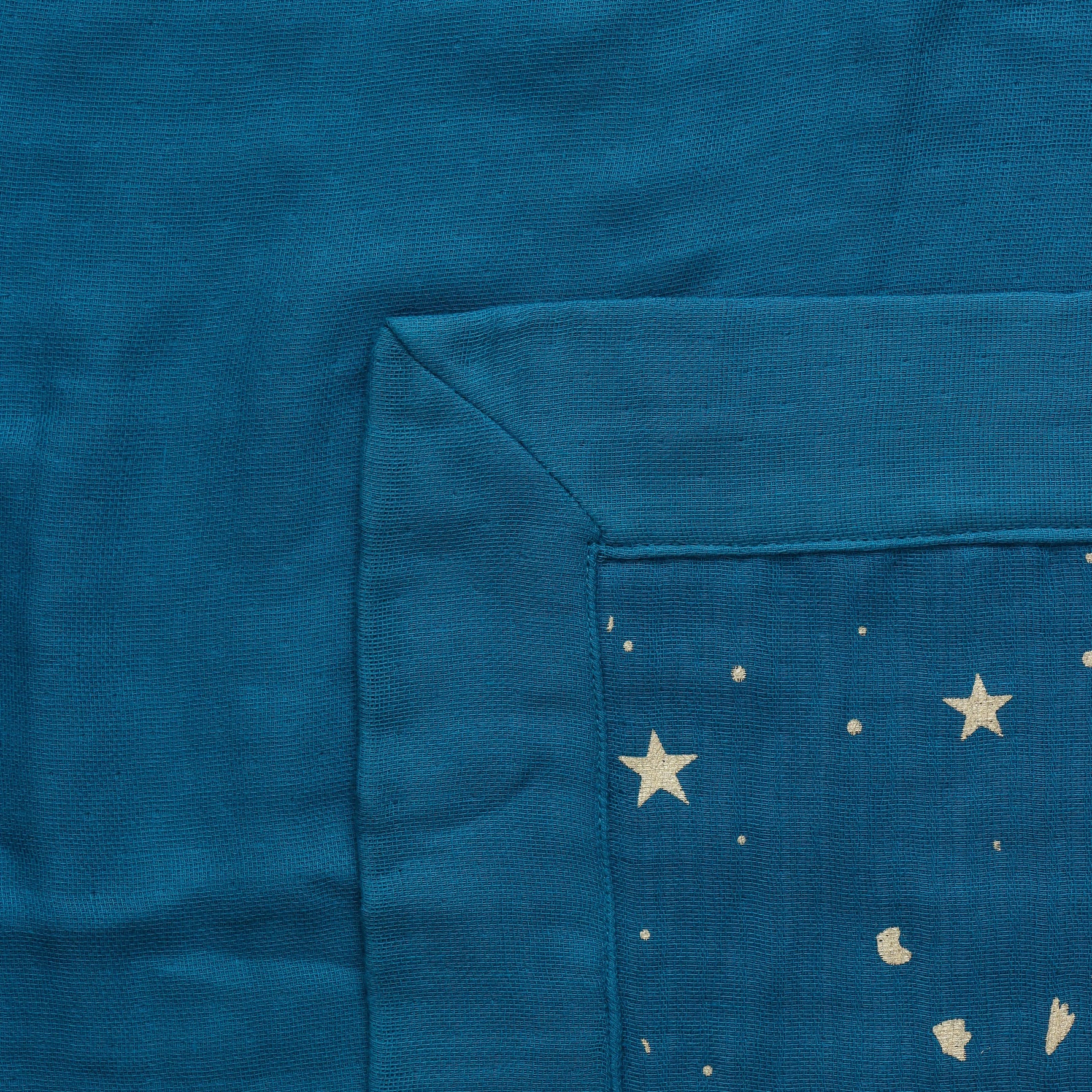 Cozy Cuties: Adorable 6-Layer Baby Blanket with Prints Boon Babies