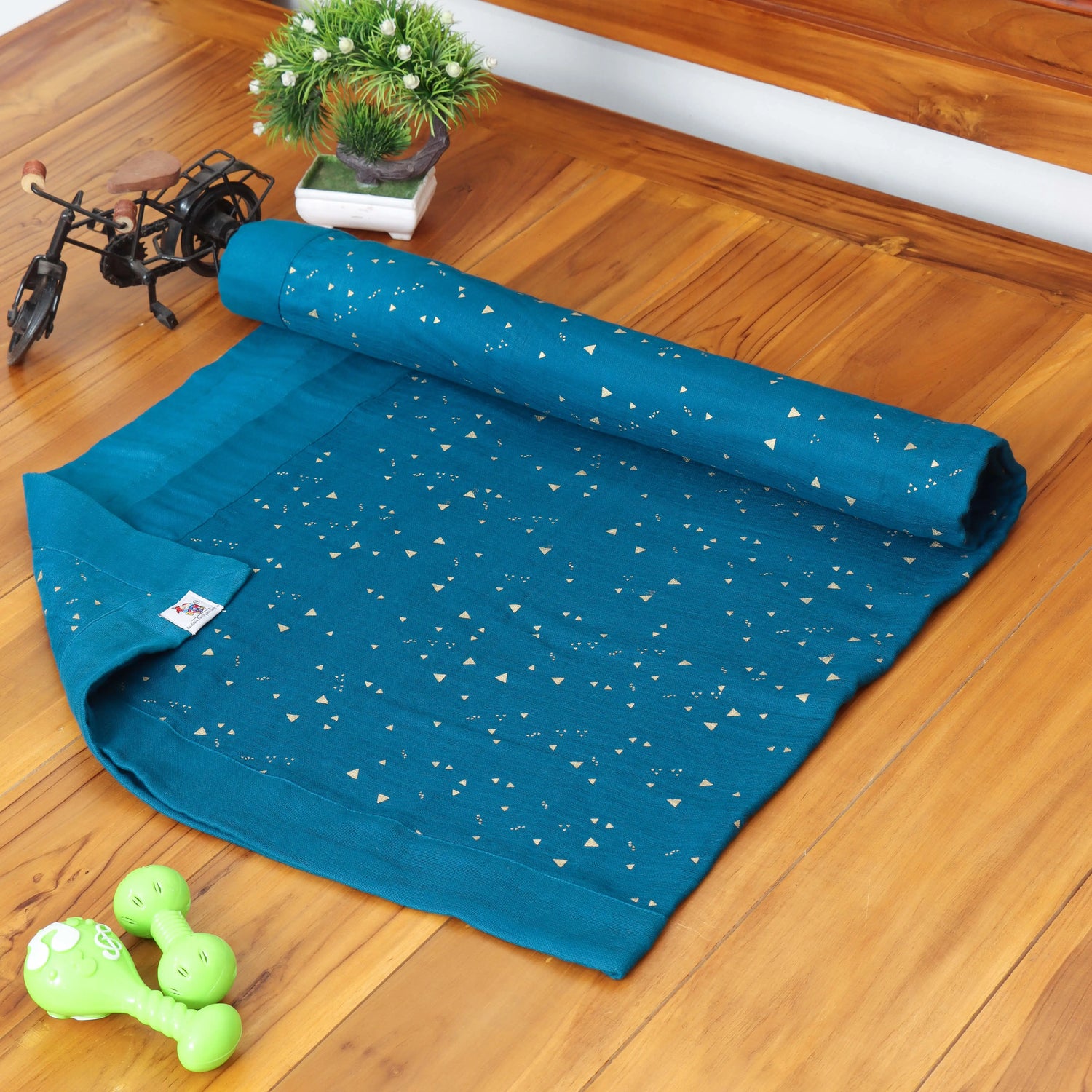 Cozy Cuties: Adorable 6-Layer Baby Blanket with Prints Boon Babies