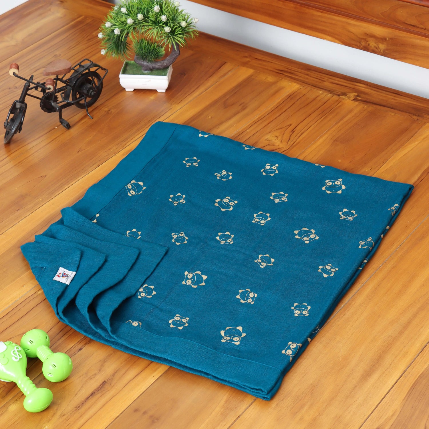 Cozy Cuties: Adorable 6-Layer Baby Blanket with Prints Boon Babies