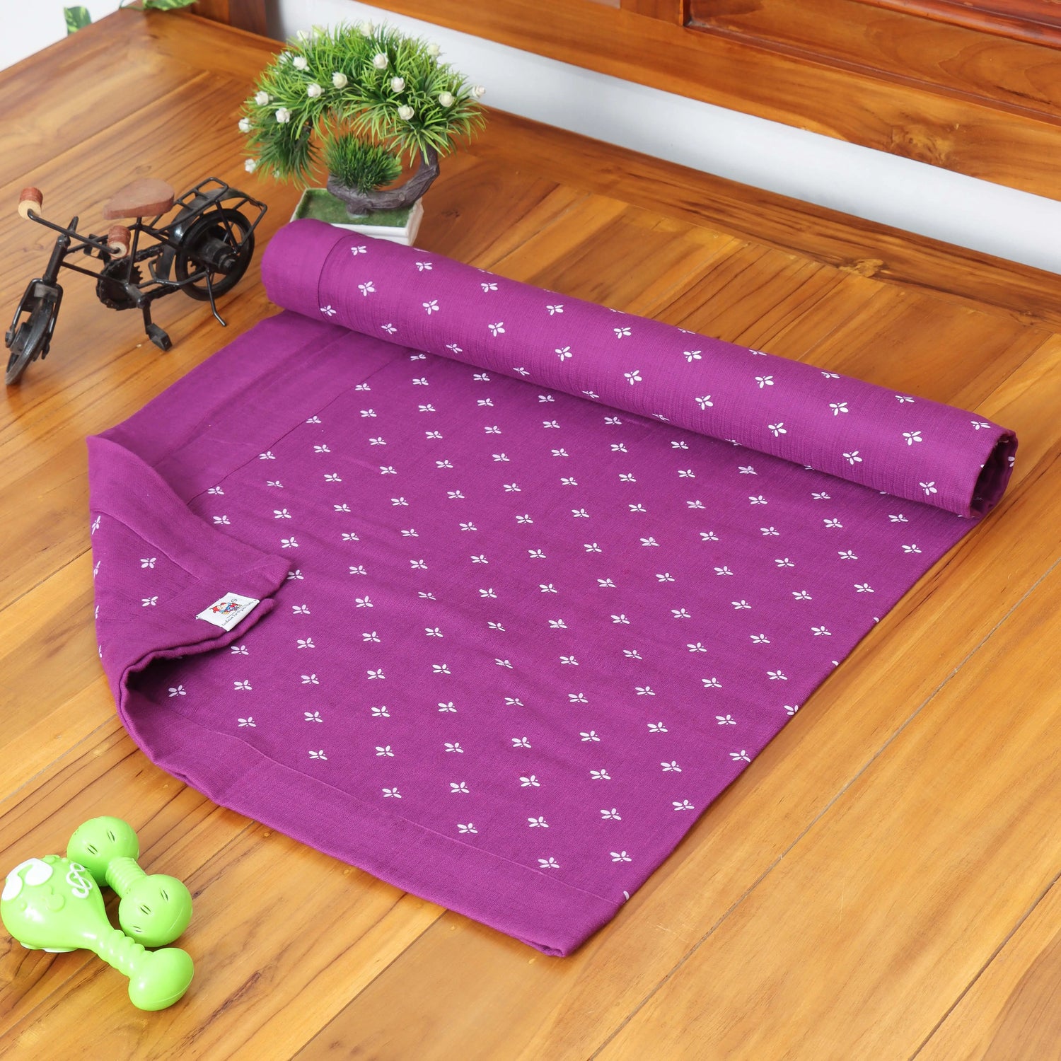 Snuggly Prints: Cute 6-Layer Blanket for Little Ones Boon Babies