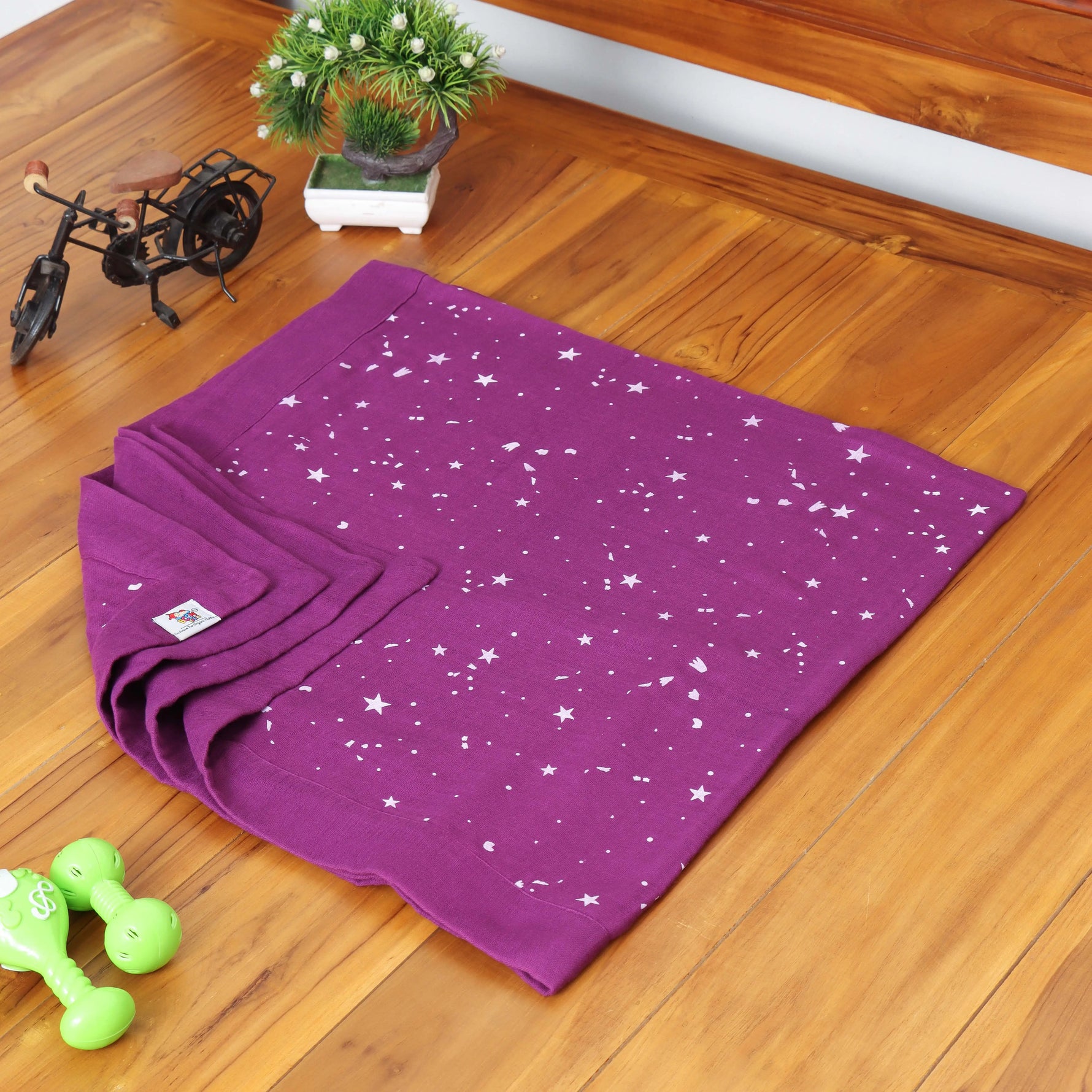 Snuggly Prints: Cute 6-Layer Blanket for Little Ones Boon Babies