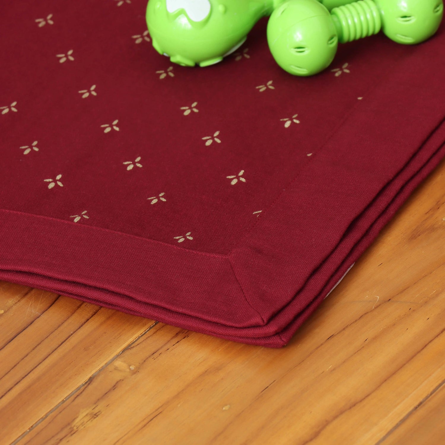 Cuddly Comfort: Cute 6-Layer Printed Blanket for Babies Boon Babies