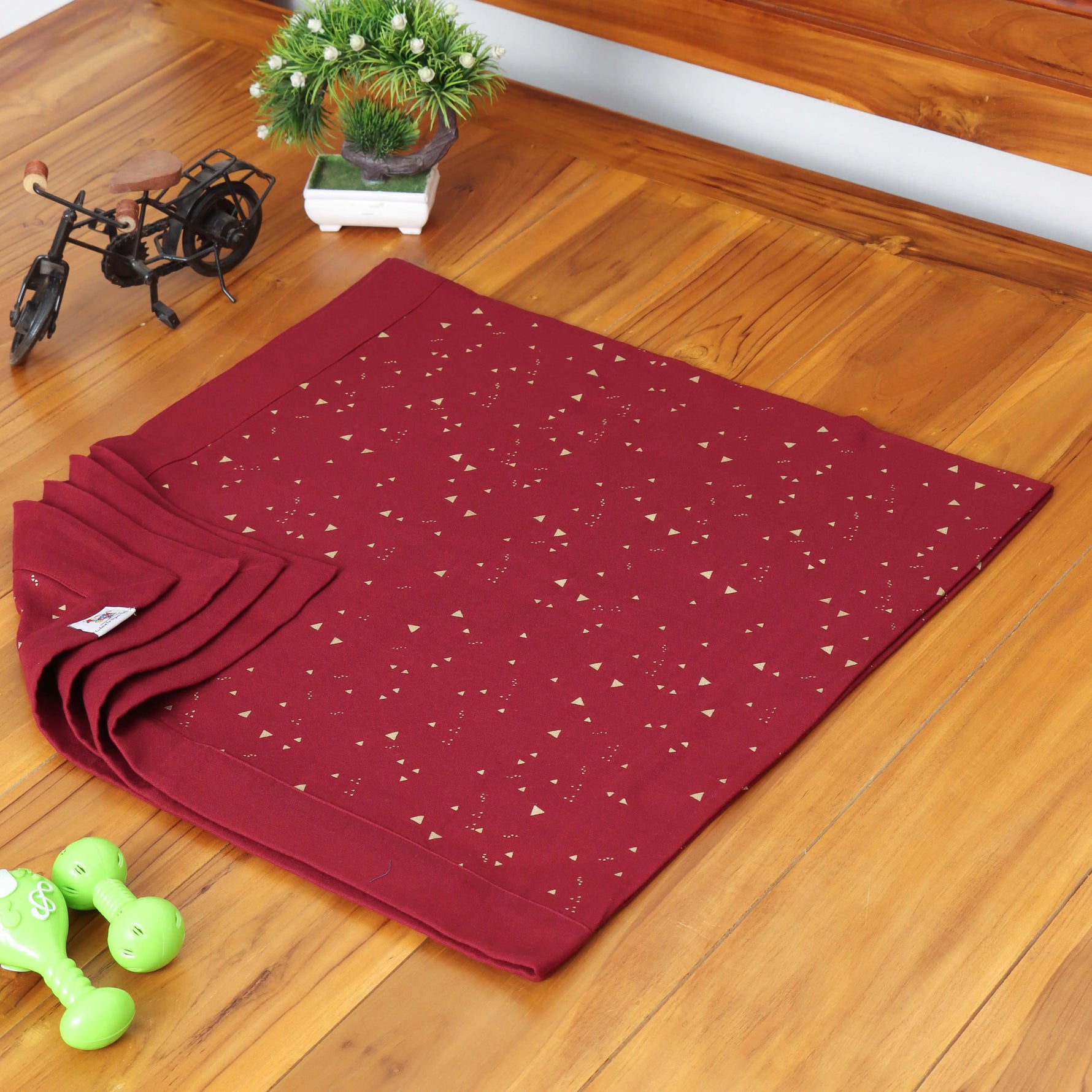 Cuddly Comfort: Cute 6-Layer Printed Blanket for Babies Boon Babies