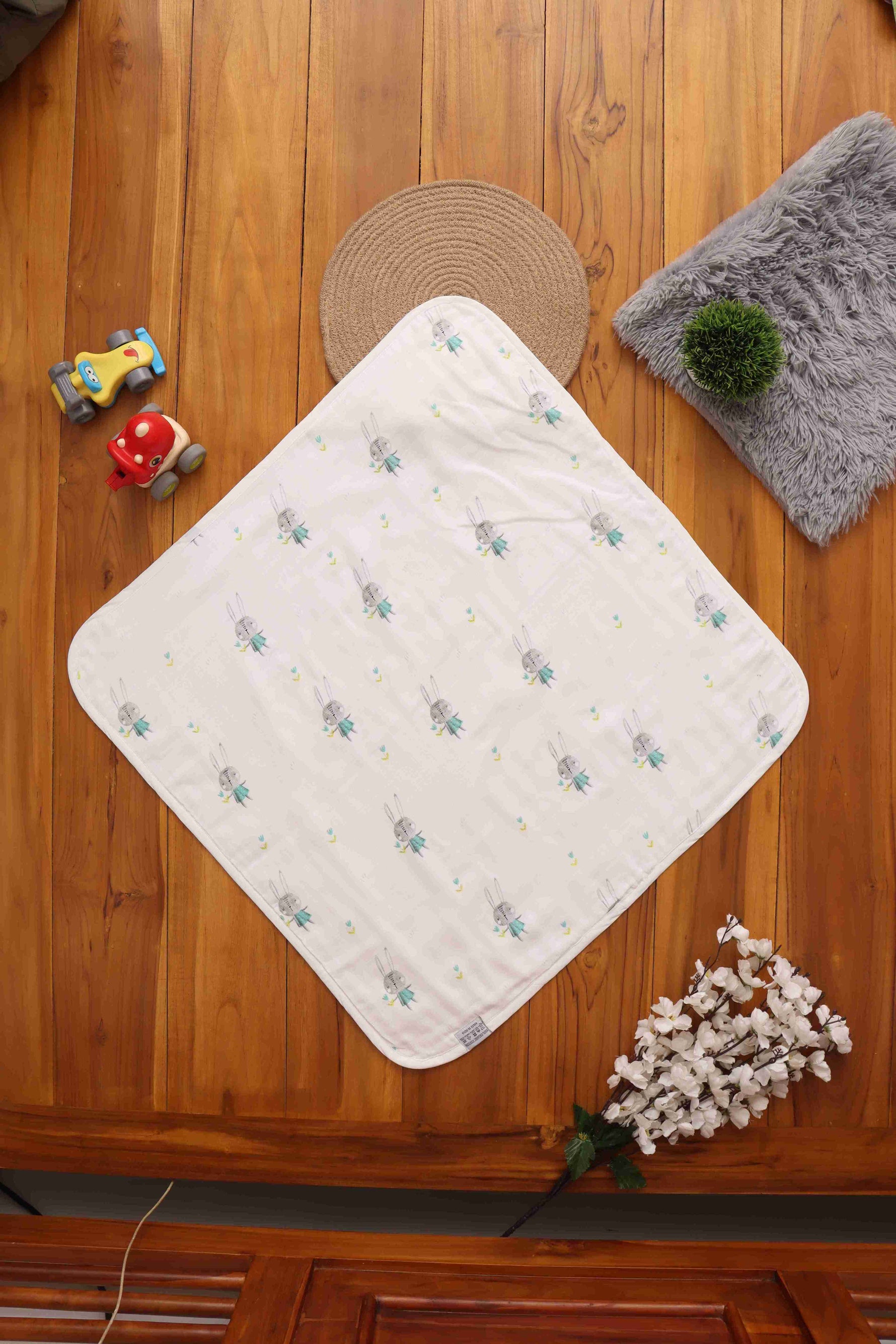 Chic Hooded Baby Towels with Fun Prints - Baby Essentials Boon Babies
