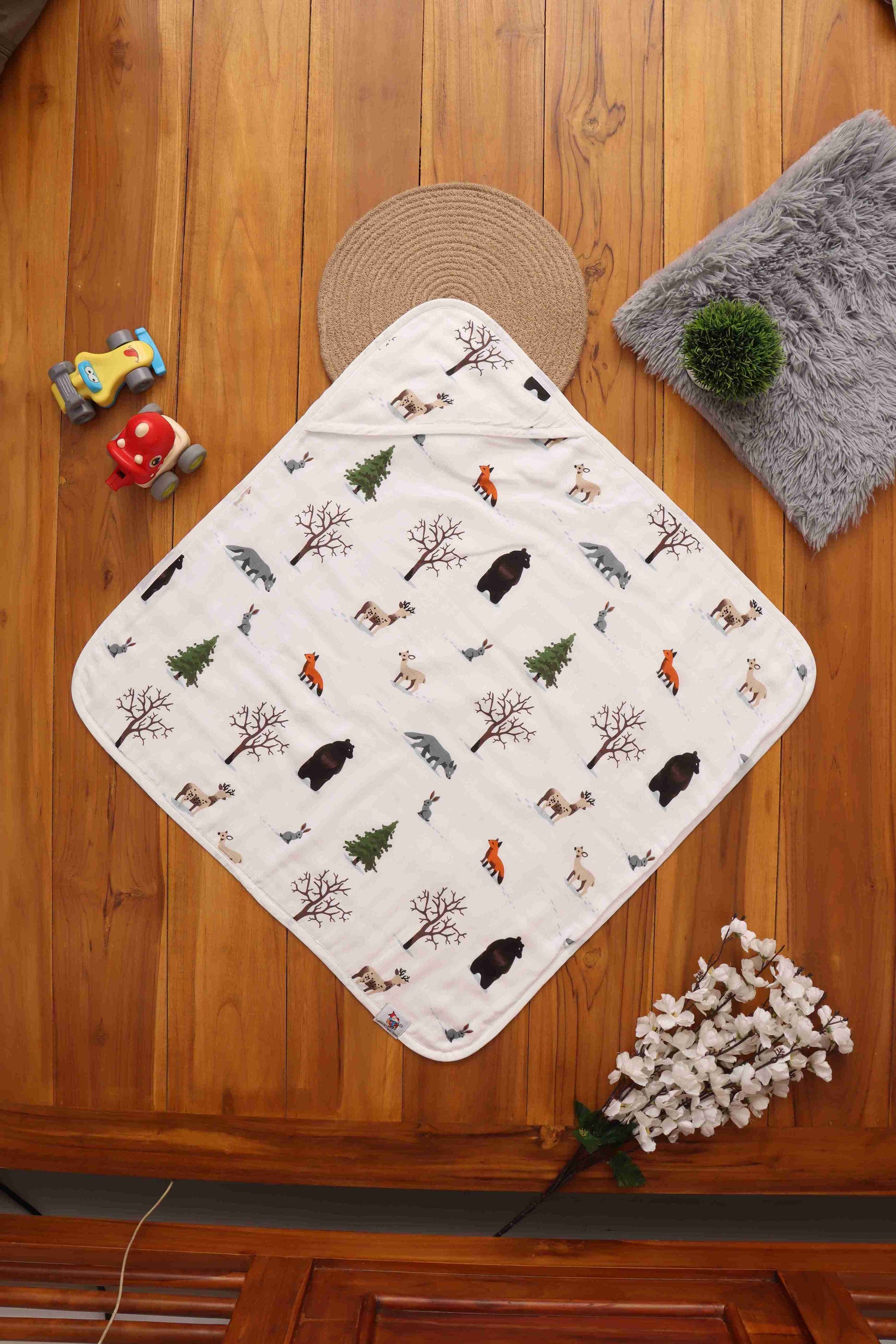 Chic Hooded Baby Towels with Fun Prints - Baby Essentials Boon Babies