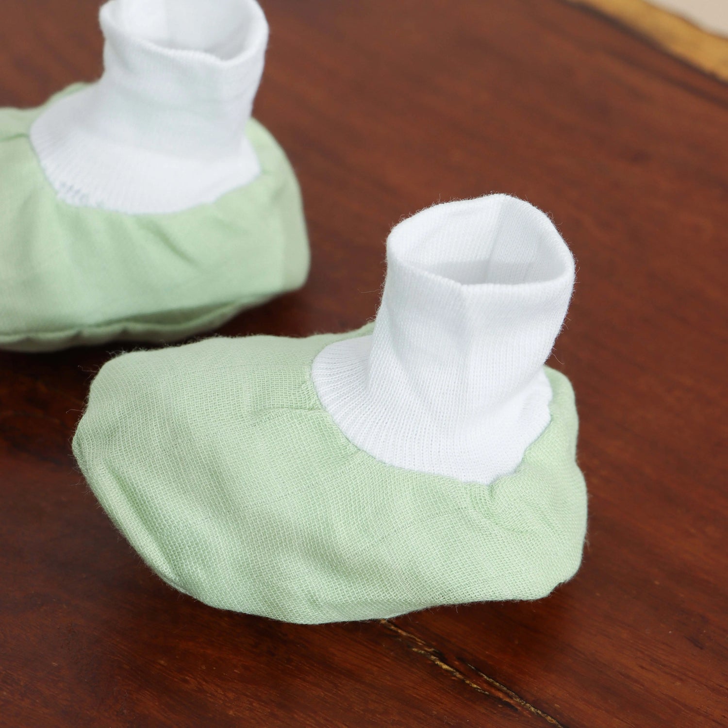 Everyday Essentials: Solid Color Baby Capset for Little Ones Boon Babies