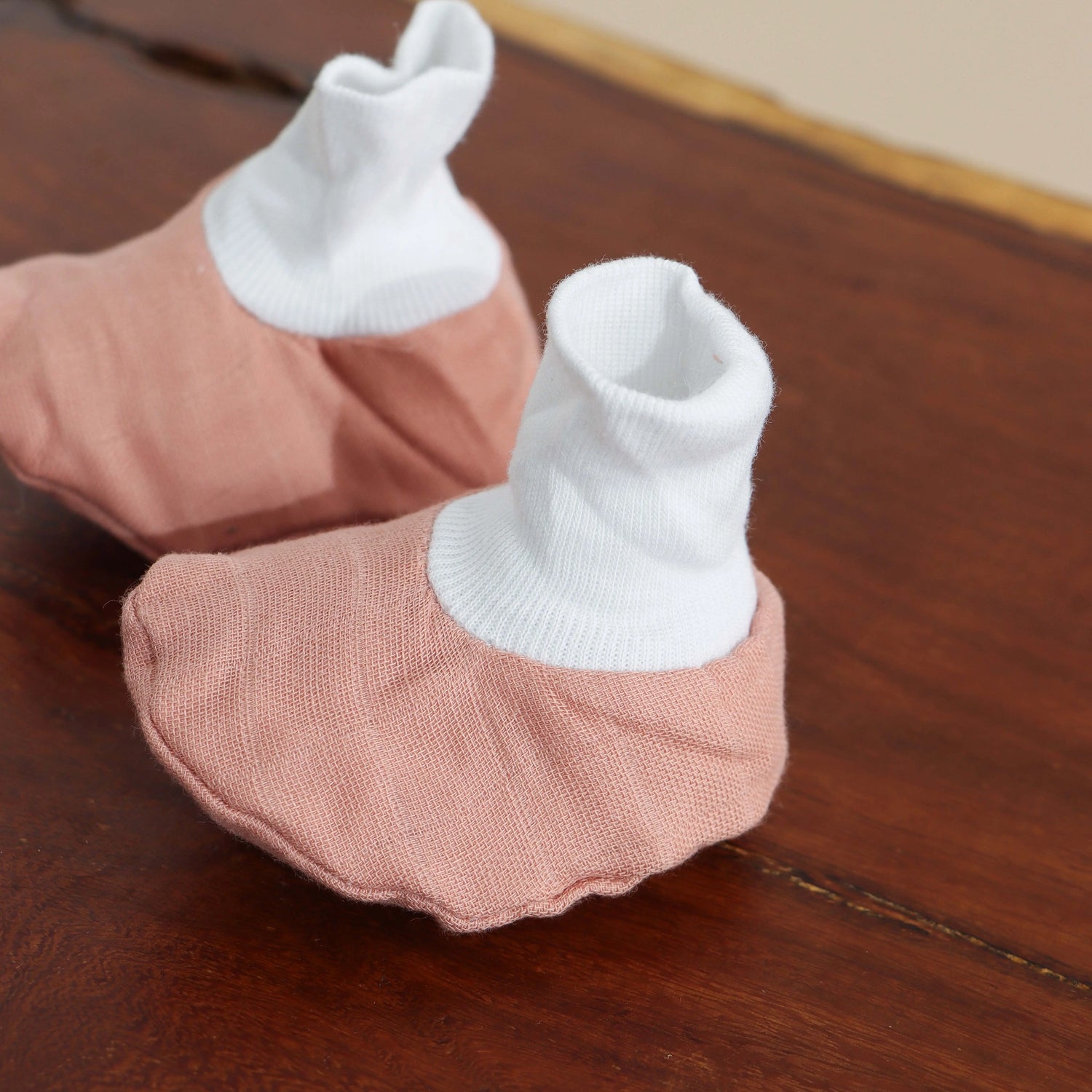 Everyday Essentials: Solid Color Baby Capset for Little Ones Boon Babies