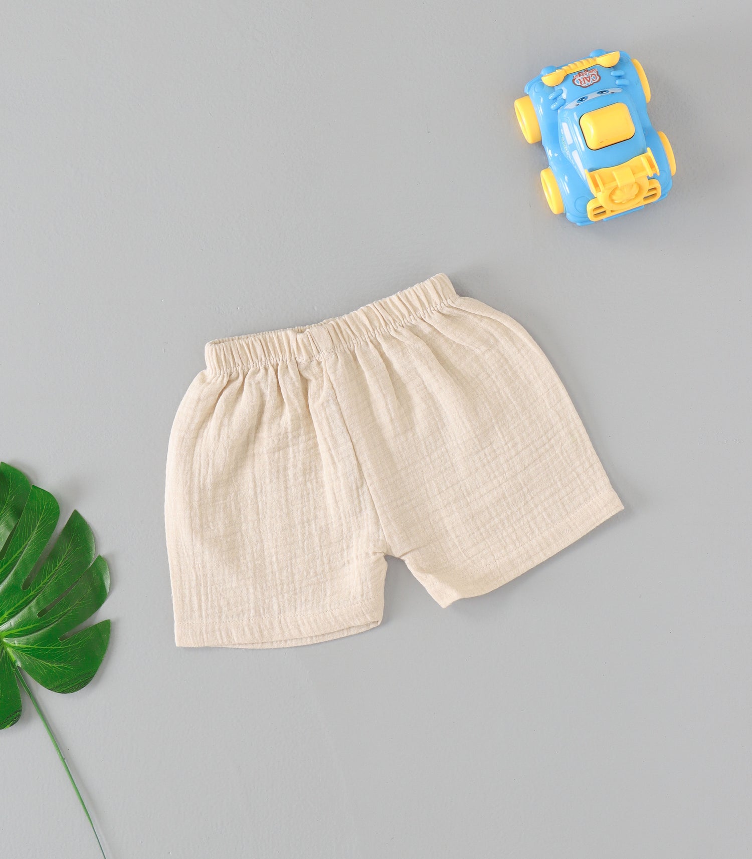 Elegant ivory cream muslin jabla & shorts set – soft, breathable & cozy outfit for babies aged 3–24 months.