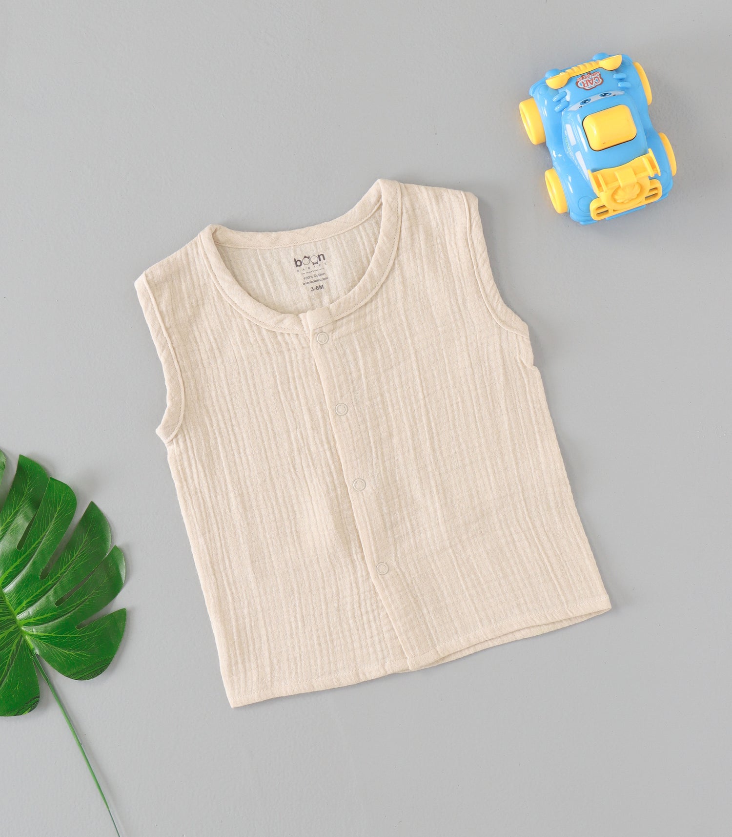 Elegant ivory cream muslin jabla & shorts set – soft, breathable & cozy outfit for babies aged 3–24 months.