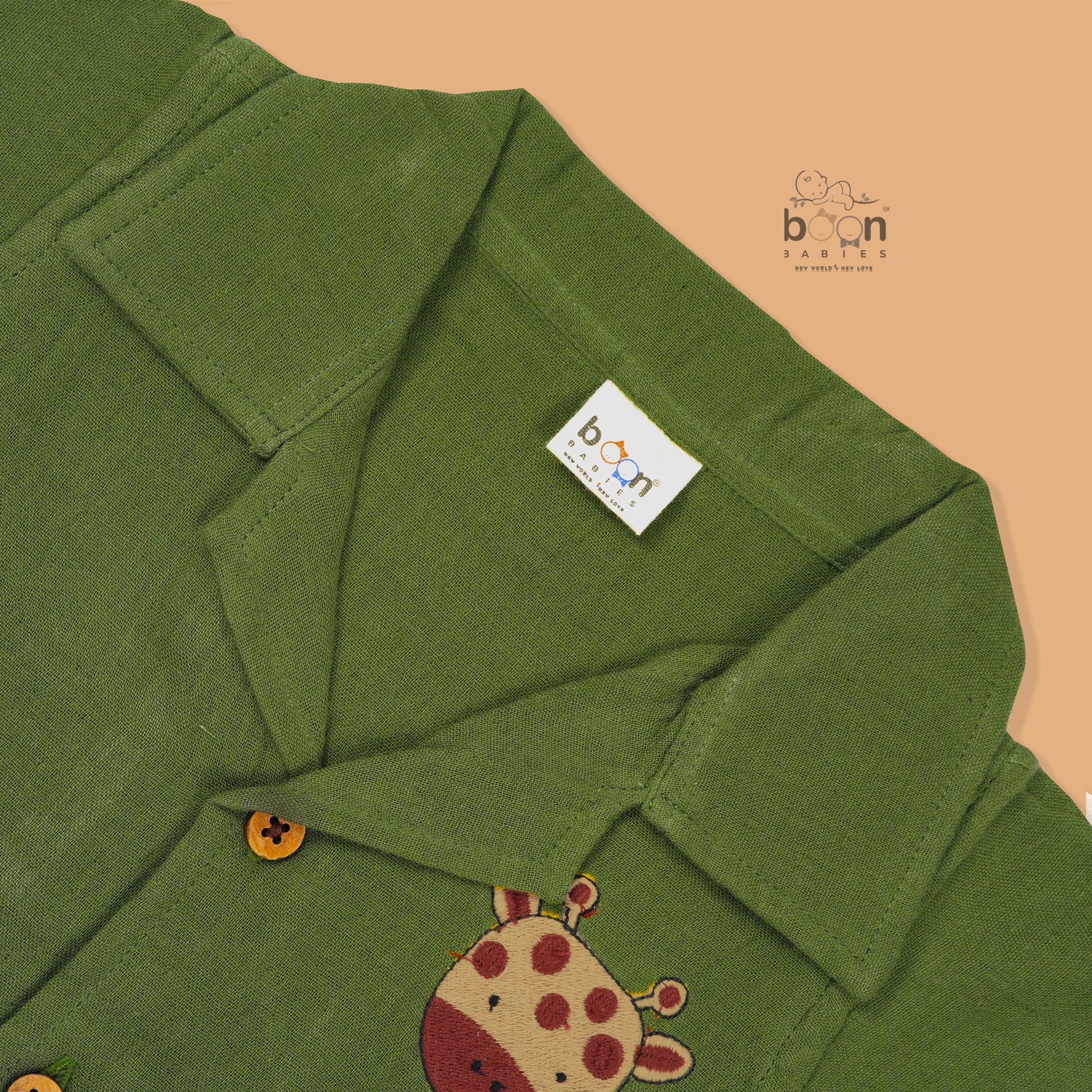 Parrot green crinkle muslin shirt and shorts set with giraffe embroidery for boys – made by Boon Babies, Coimbatore, in breathable fabric for ages 12M to 5Y.
