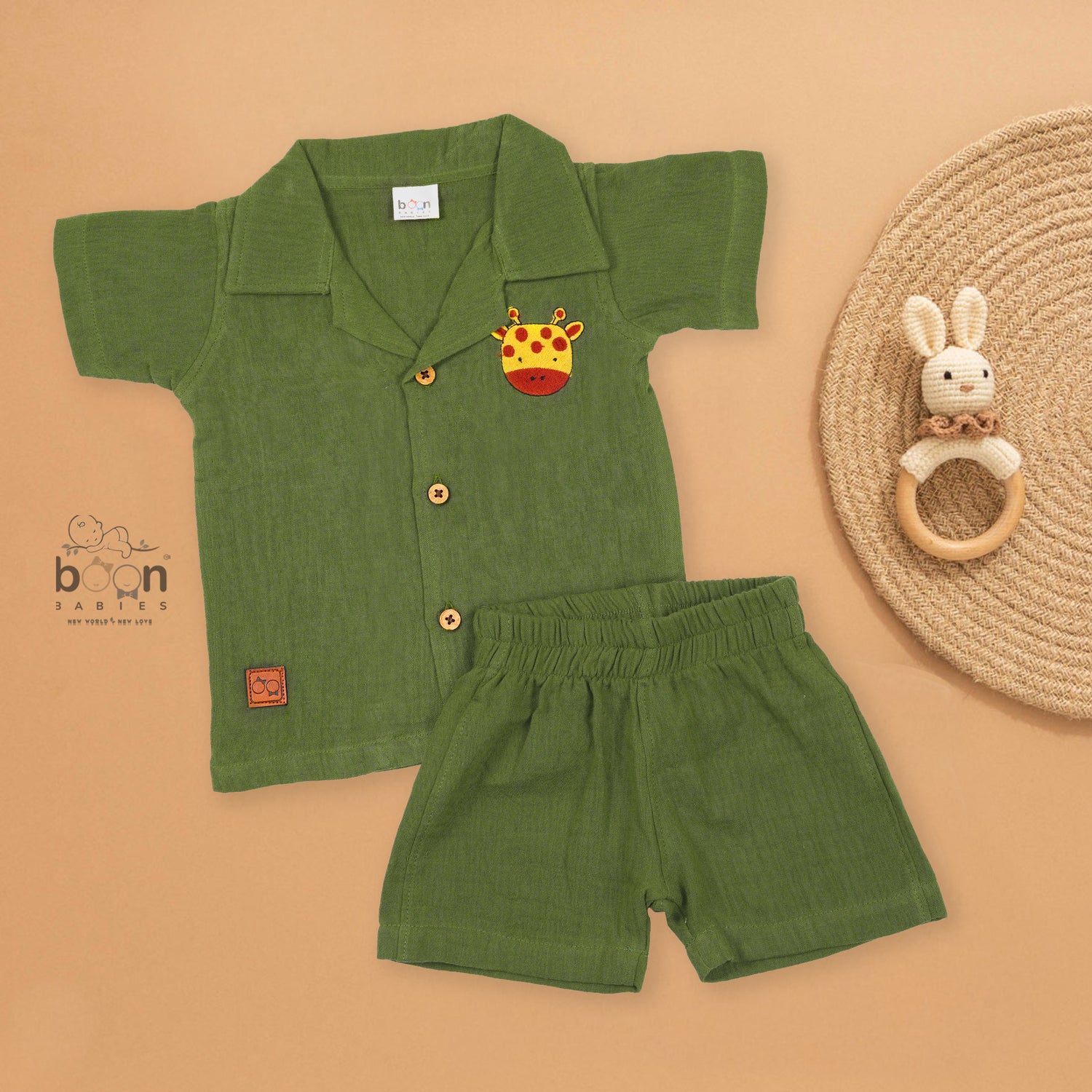Parrot green crinkle muslin shirt and shorts set with giraffe embroidery for boys – made by Boon Babies, Coimbatore, in breathable fabric for ages 12M to 5Y.
